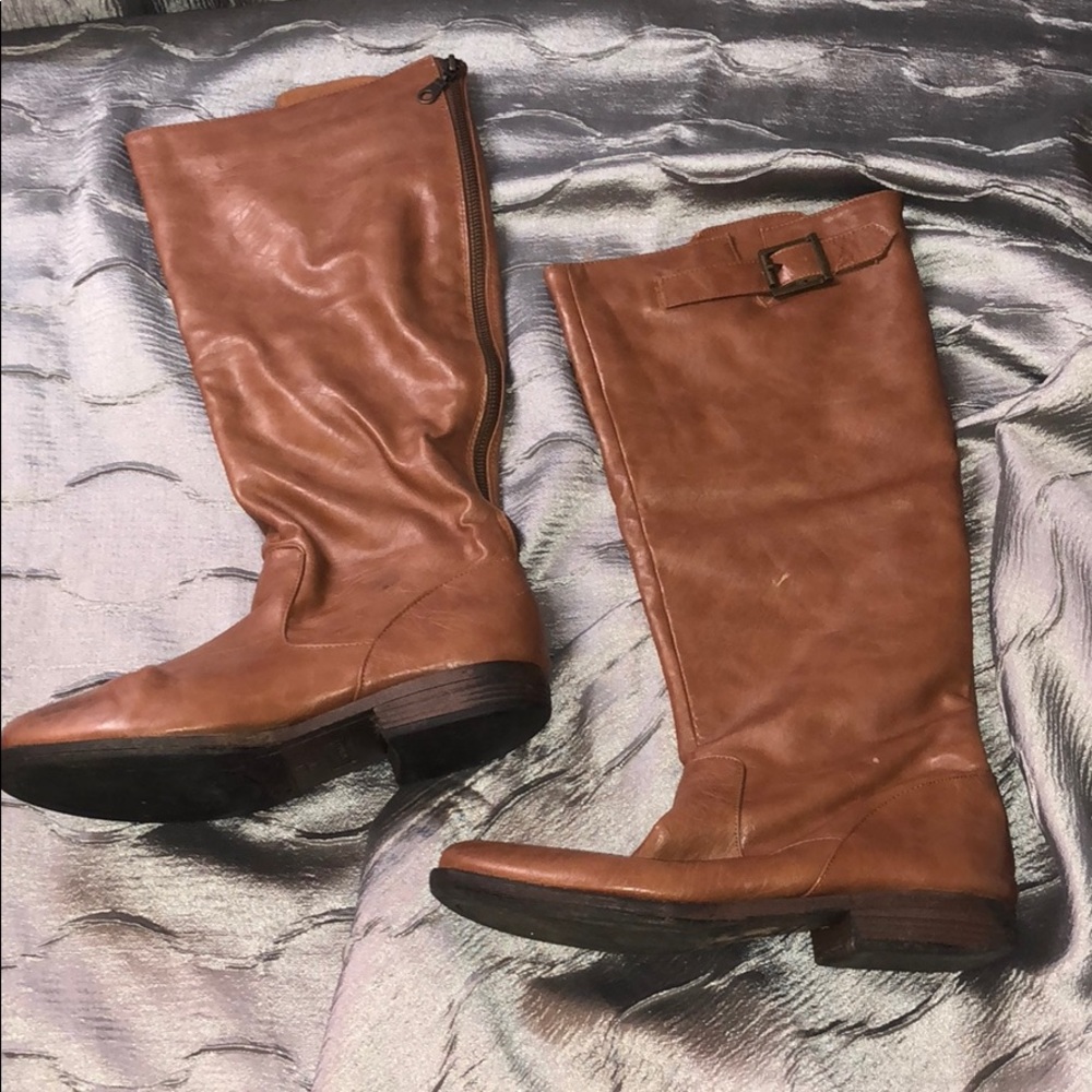 Comfortable slip on zipper boots